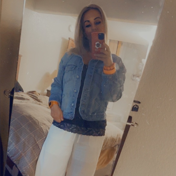 Meet your Posher, Jennifer - Picture 2 of 5